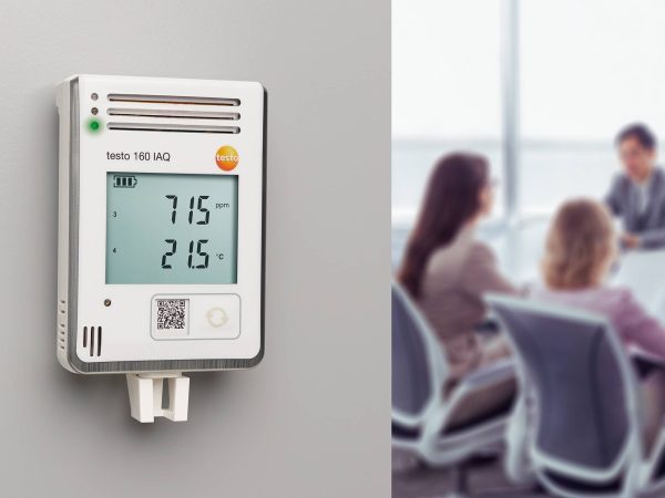 WiFi data logger with display and integrated sensors for temperature, humidity, CO2  and atmospheric pressure - Image 2